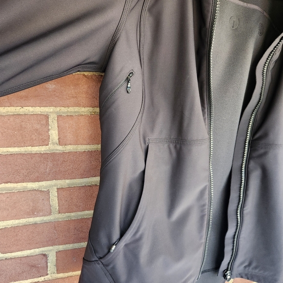 Lululemon jacket - Picture 3 of 5